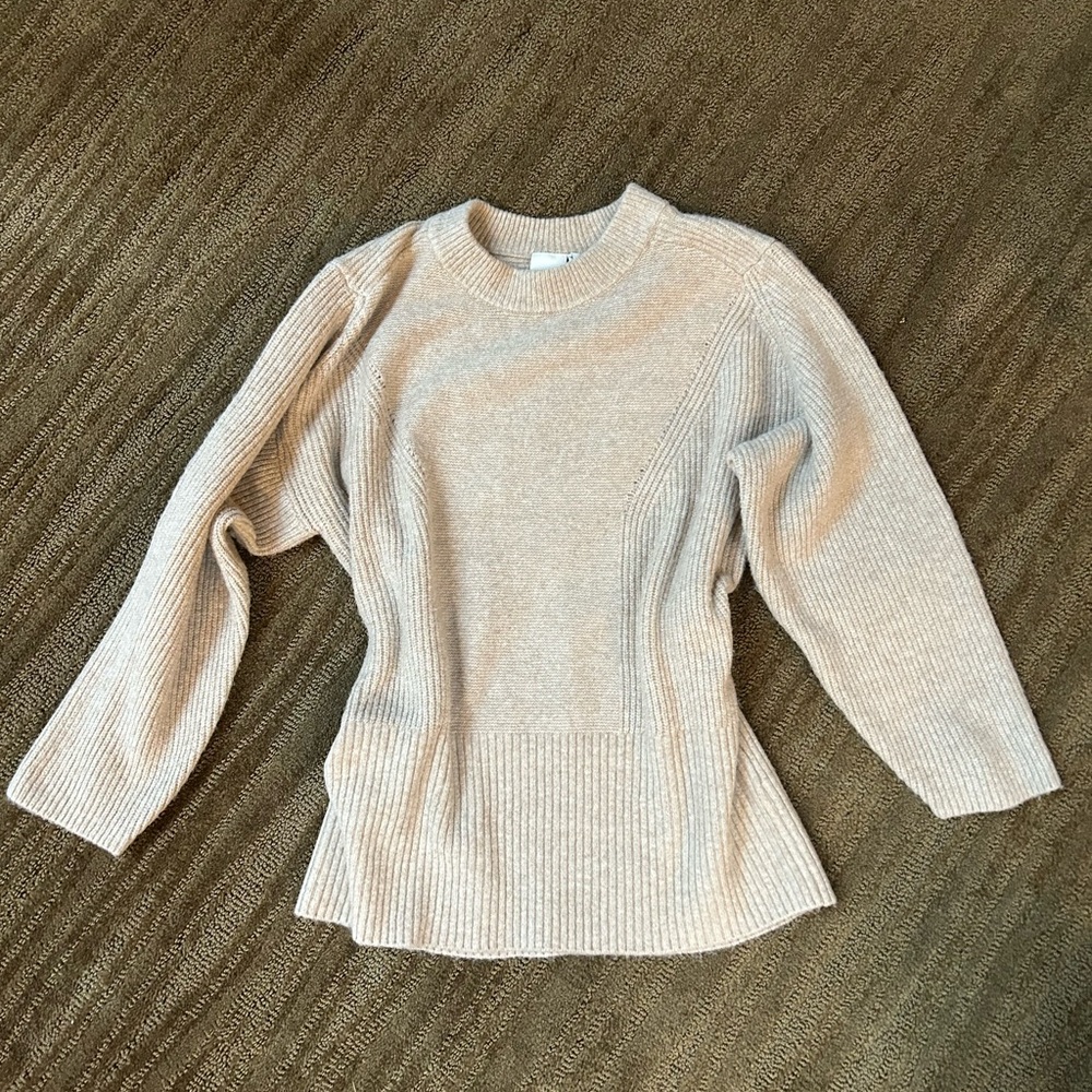 Super Soft Boutique oatmeal sweater size S